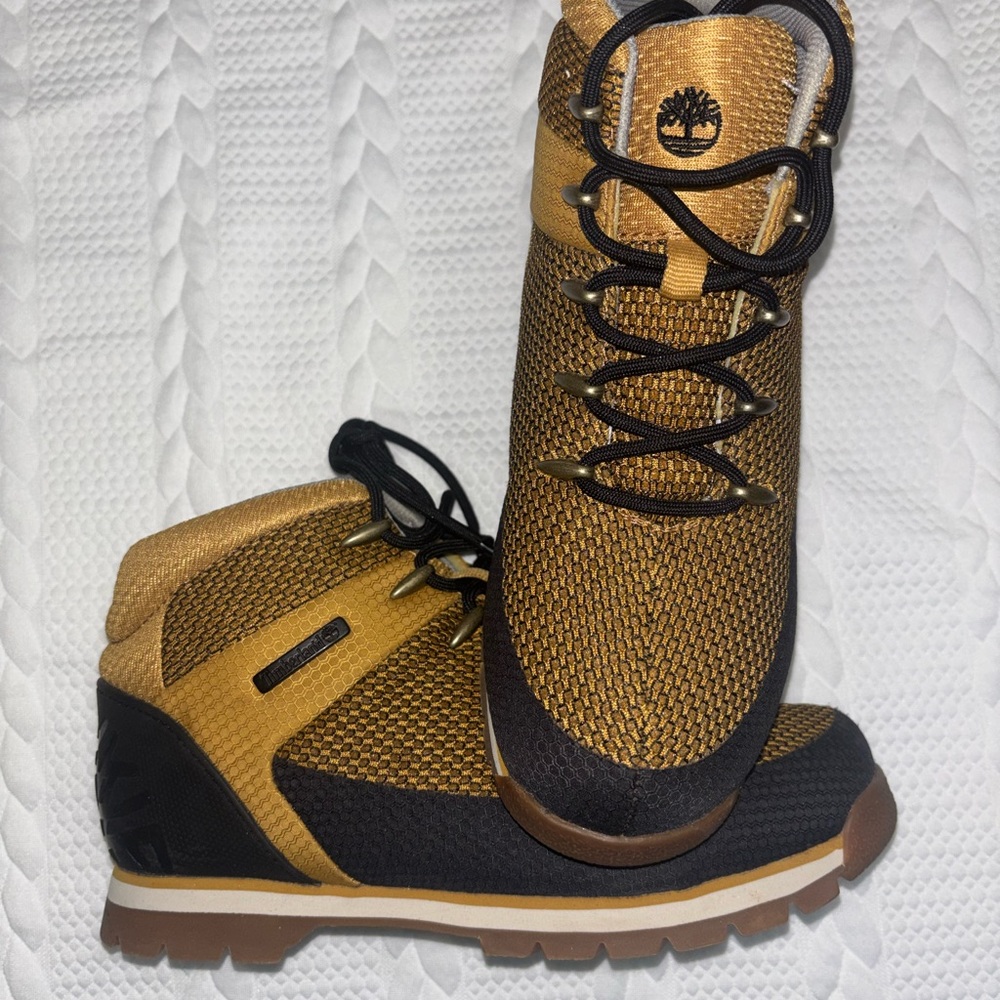 Timberland women’s Tan and Black Sneakers